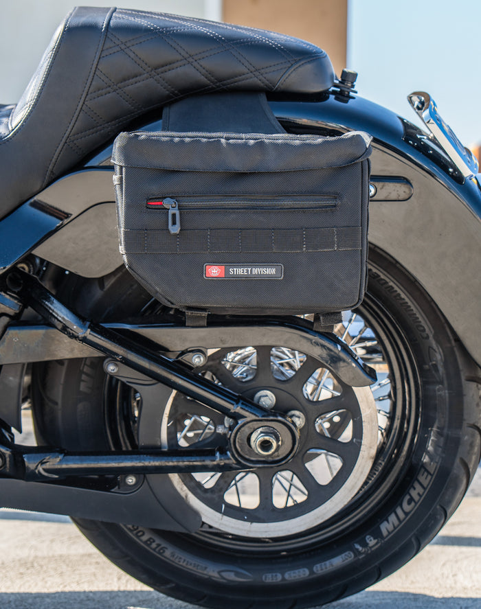 10L - Patriot Small Throw Over Saddlebags for Harley Softail Heritage FLHC/S Lifestyle