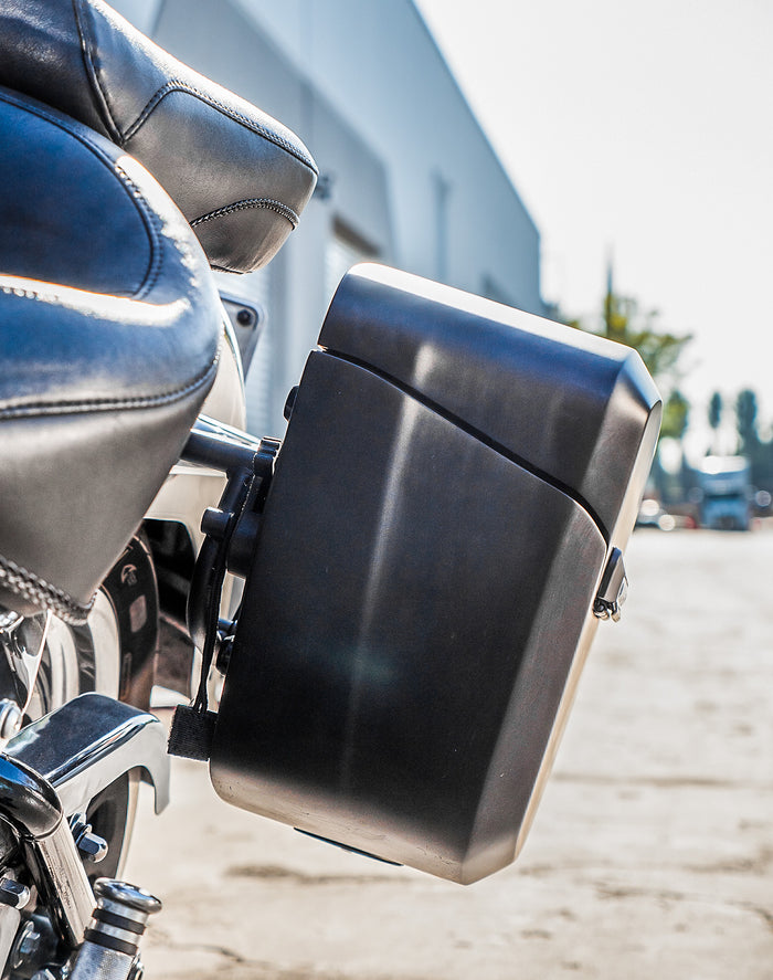 12L - Ironclad Quick Mount Medium Harley Softail Fat Boy Lo FLSTFB Matte Hard Solo Saddlebag (Left Only) v3