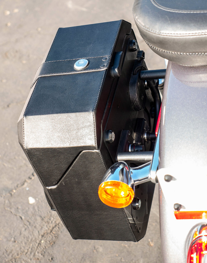 15L - Outlaw Quick Mount Medium Hard Solo Saddlebag (Left Only) for Heritage Classic FLSTC/I v2