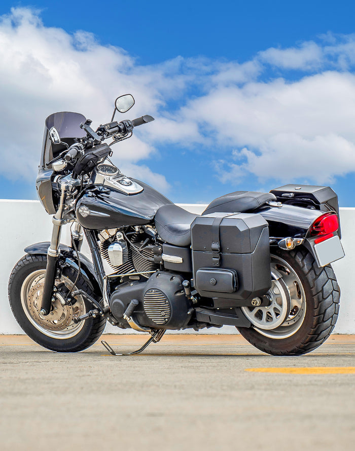 15L - Outlaw Quick Mount Medium Harley Dyna Fat Bob FXDF Hard Solo Saddlebag (Left Only) v1
