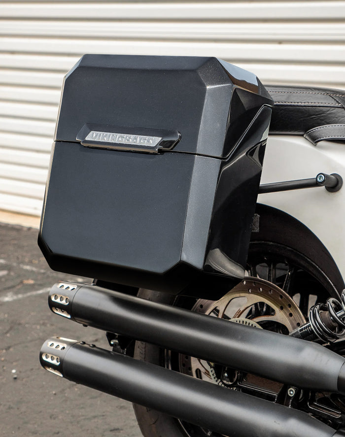 15L - Outlaw Quick Mount Medium Indian Scout Painted Hard Solo Saddlebag (Right Only) v2