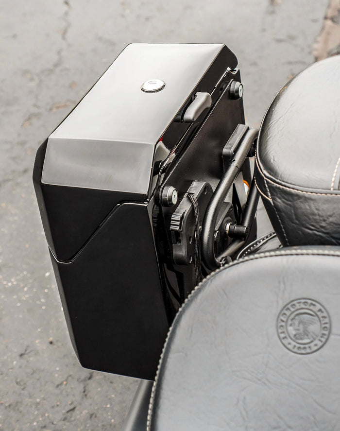 15L - Outlaw Quick Mount Medium Indian Scout Painted Hard Solo Saddlebag (Right Only) v3