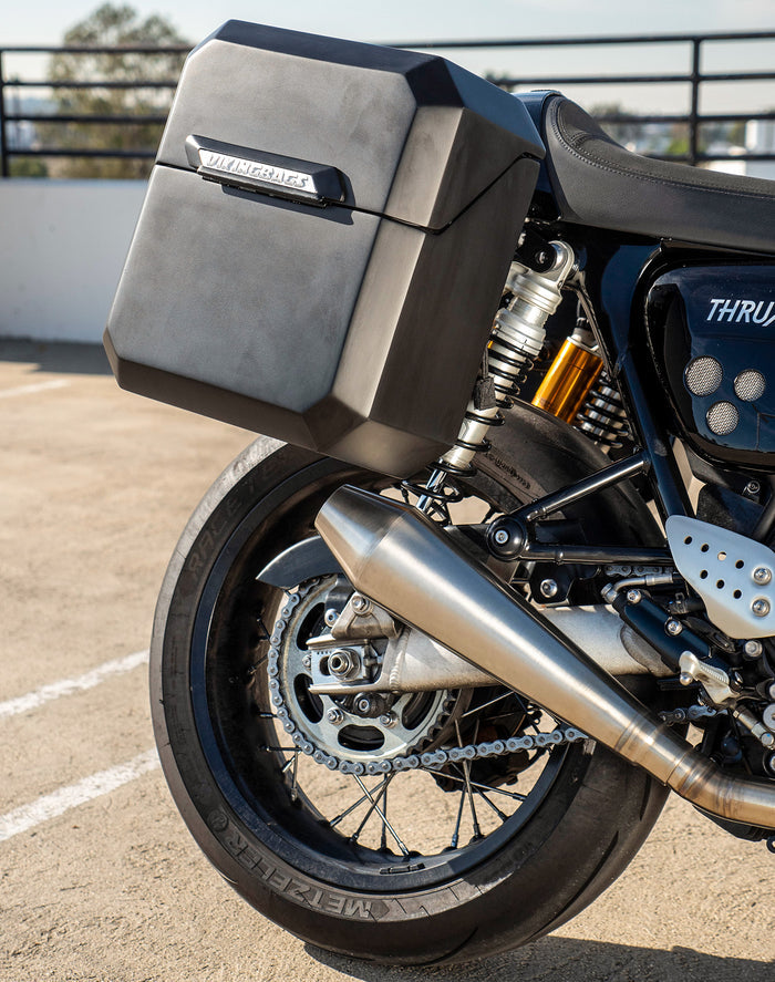 15L - Outlaw Quick Mount Medium Triumph Thruxton RS Matte Hard Solo Saddlebag (Right Only) v2