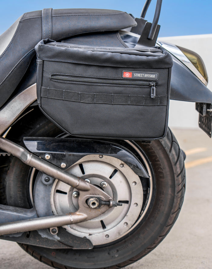 18L - Patriot Medium Kawasaki Vulcan 900 Custom VN900C Motorcycle Throw Over Saddlebags Lifestyle
