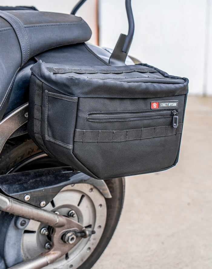 18L - Patriot Medium Kawasaki Vulcan 900 Custom VN900C Motorcycle Throw Over Saddlebags Lifestyle