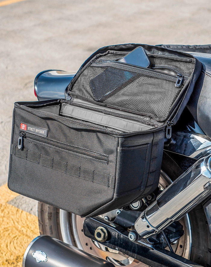 18L - Patriot Medium Motorcycle Throw Over Saddlebags for Harley Dyna Fat Bob FXDF/SE Life Style 4