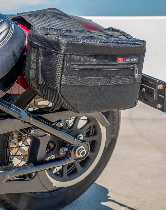18L - Patriot Large Throw Over Saddlebags for Harley Softail Slim FLSL v3