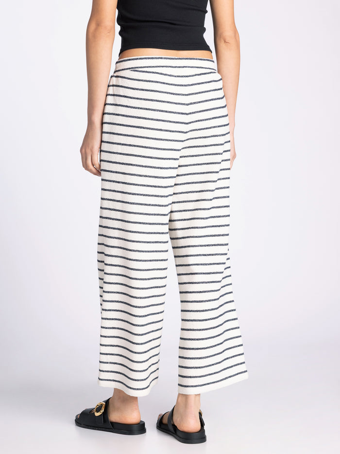 #color_ivory-black-stripe