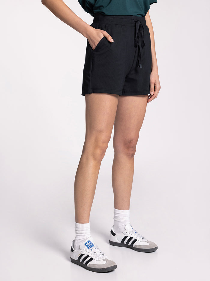 AMANDA SHORTS