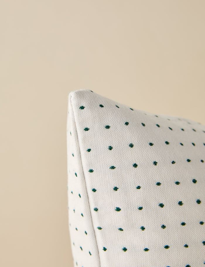 #color::white-and-green #style::square #style::lumbar