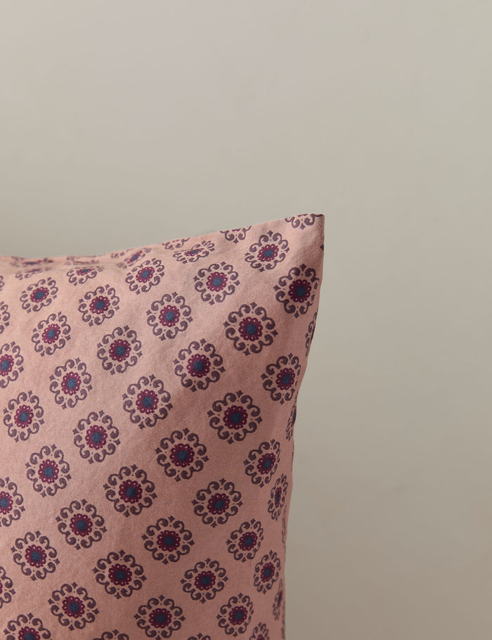 #color::blush #size::standard #size::king