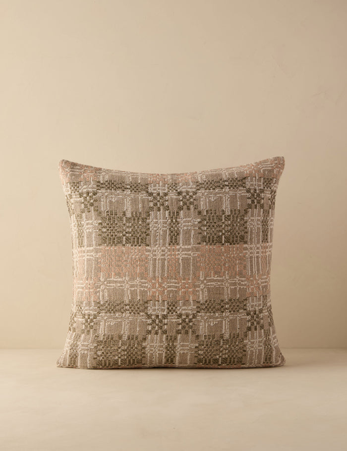 #color::peach-and-basil #style::square #fill-type::with-insert #fill-type::pillow-cover-only
