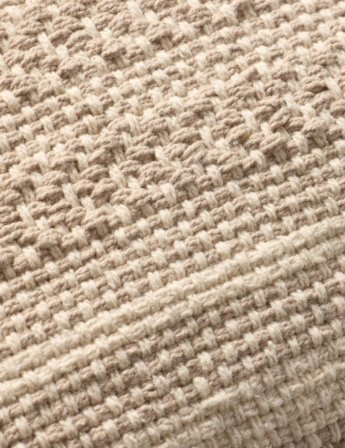 #color::beige #size::22--x-22- #insert::down #insert::polyester