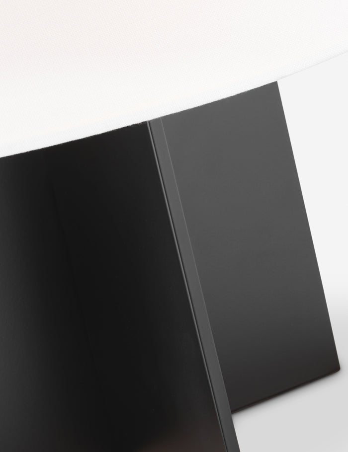 #color::black