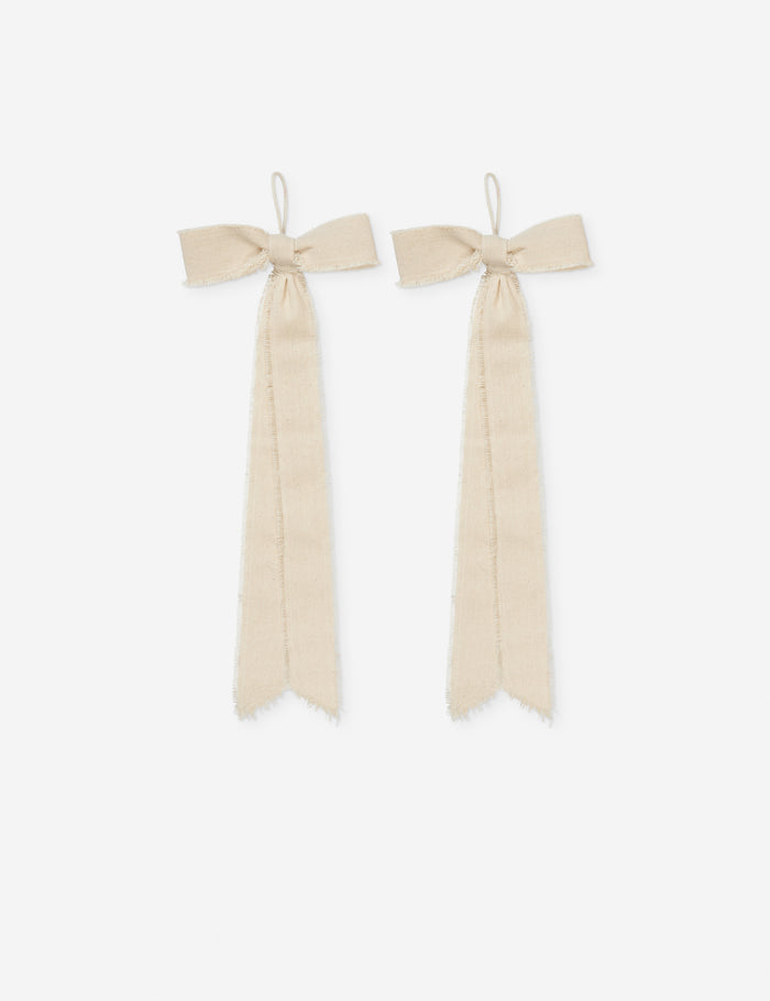 #color::ivory