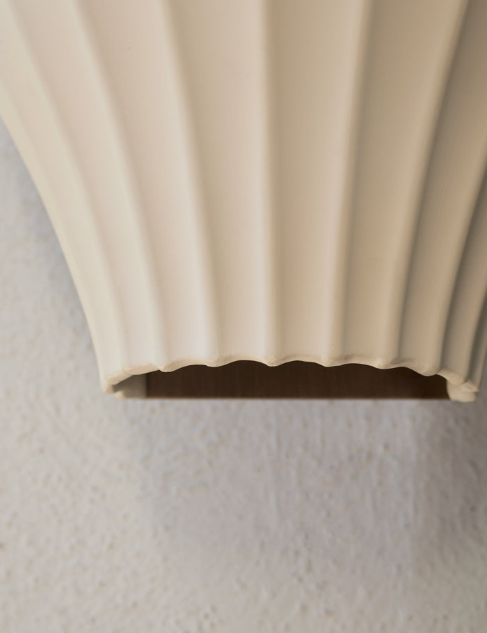 #color::cream