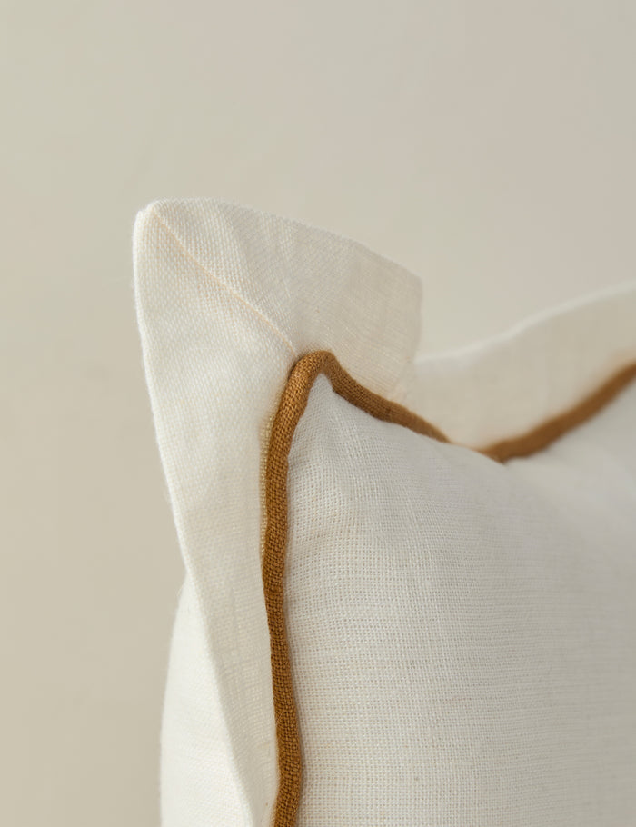 #color::ivory-and-clove #style::mini-square #style::lumbar #style::square