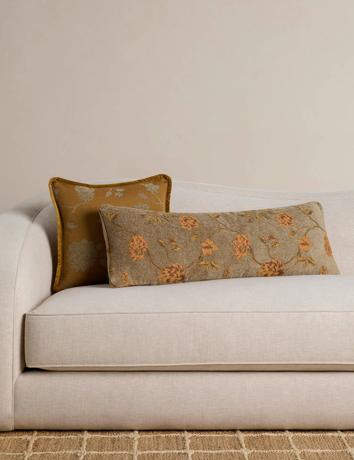 #color::brown-and-gold #style::long-lumbar #style::square