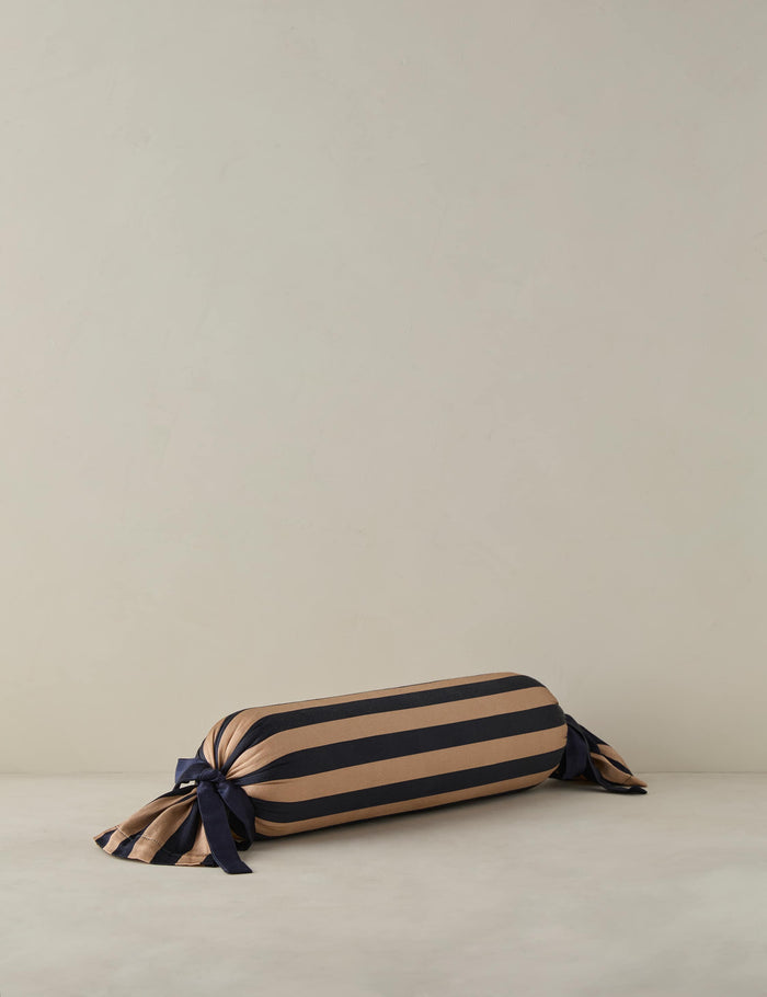 #color::navy-and-champagne #style::bolster