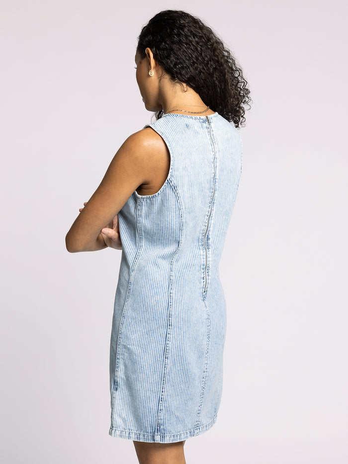 #color_washed-indigo-stripe