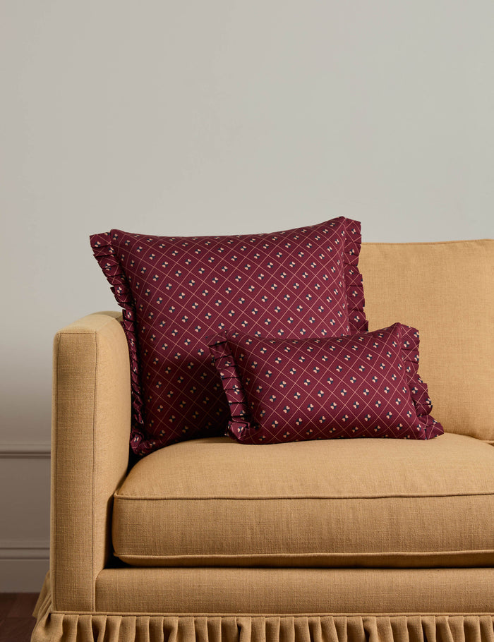 #color::mulberry #style::mini-lumbar #style::square