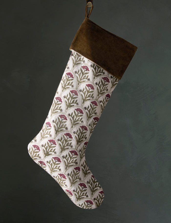 #color::red | Dove floral pattern stocking