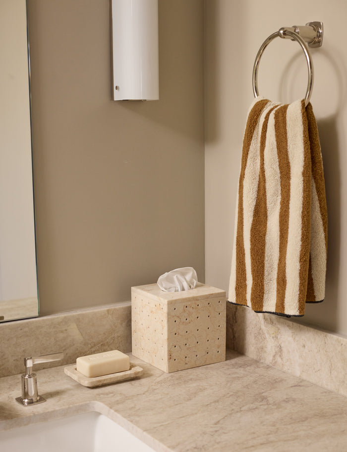 #color::striped-cinnamon #style::hand-towel