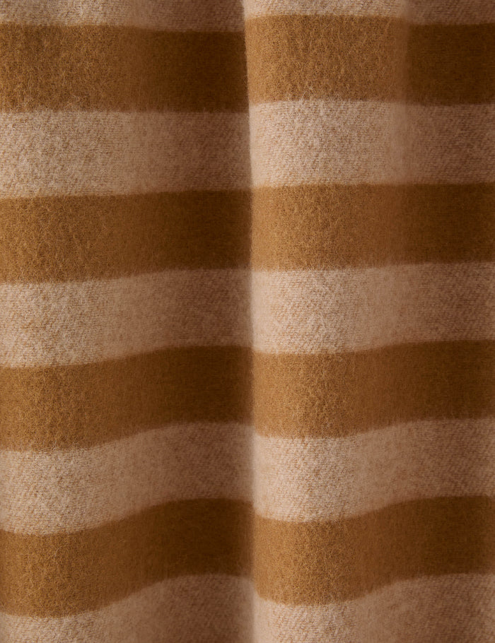 #color::gold-and-champagne