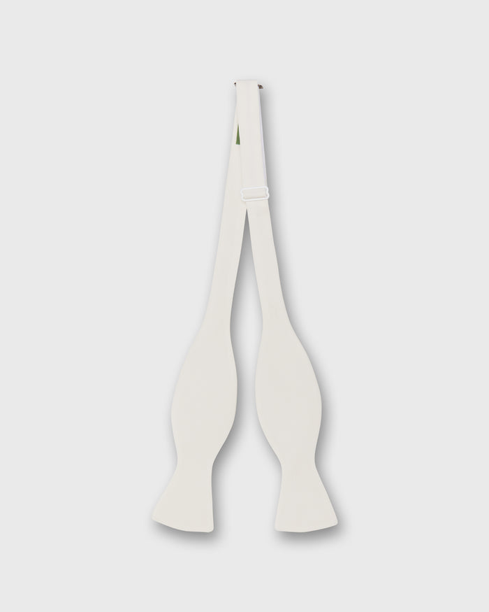 Formal Bow Tie in Bone Silk Faille