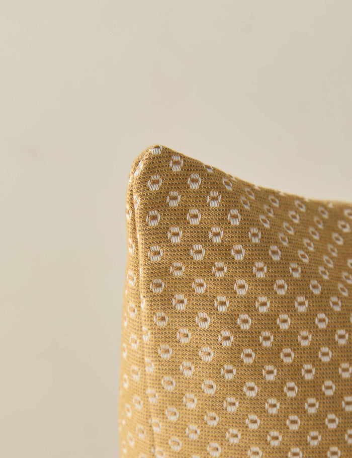 #color::marigold #style::lumbar #style::square
