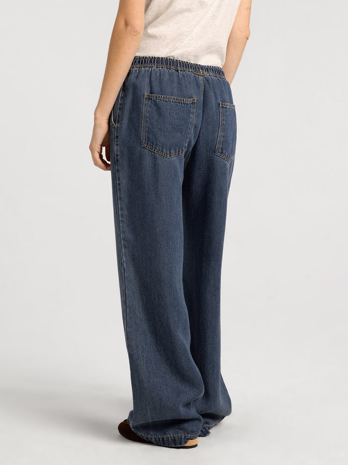 #color_dark-denim-wash