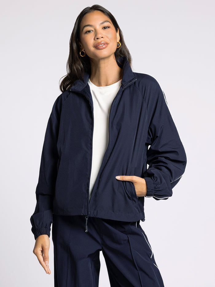#color_dark-navy-white