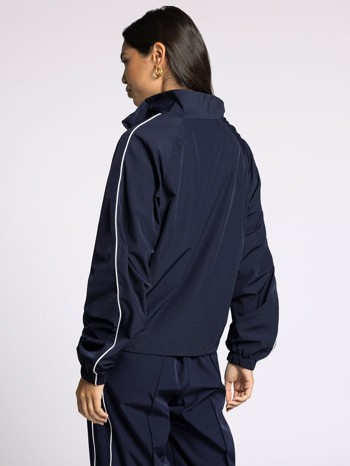 #color_dark-navy-white