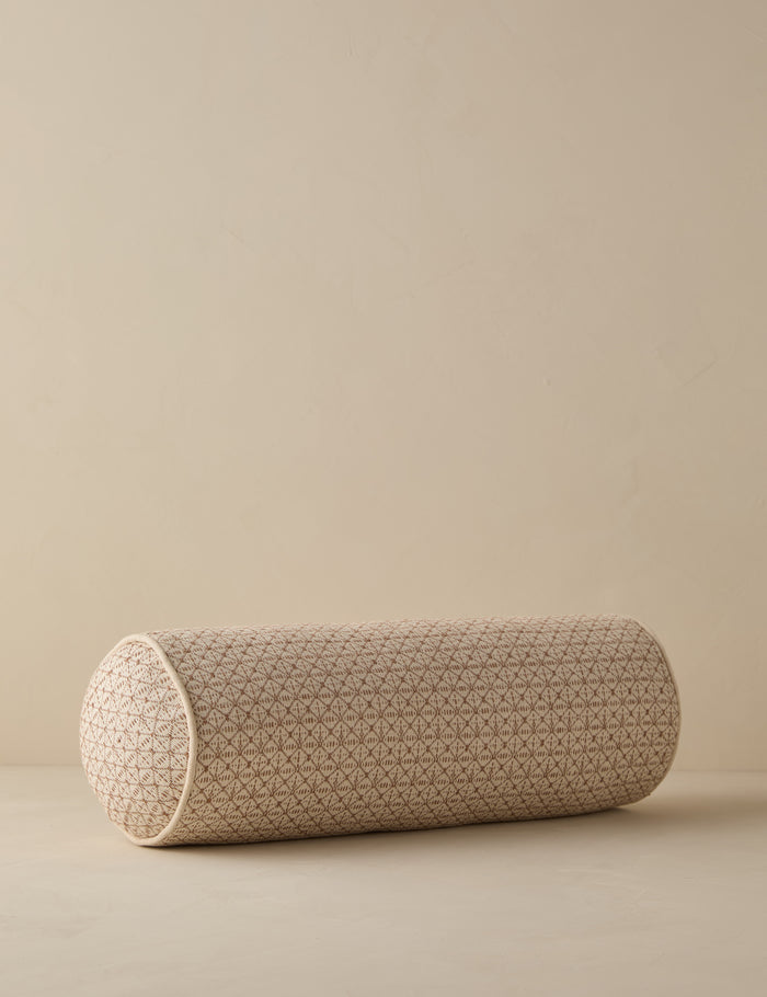 #color::ivory #style::bolster