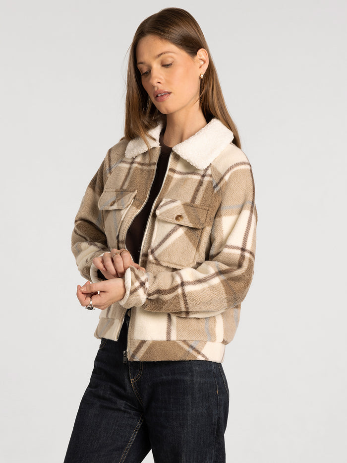 #color_brown-black-plaid