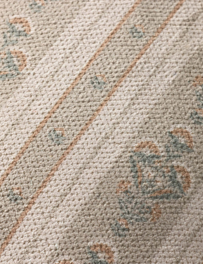 #color::ivory-and-multi #size::20--x-20- #insert::down #insert::polyester