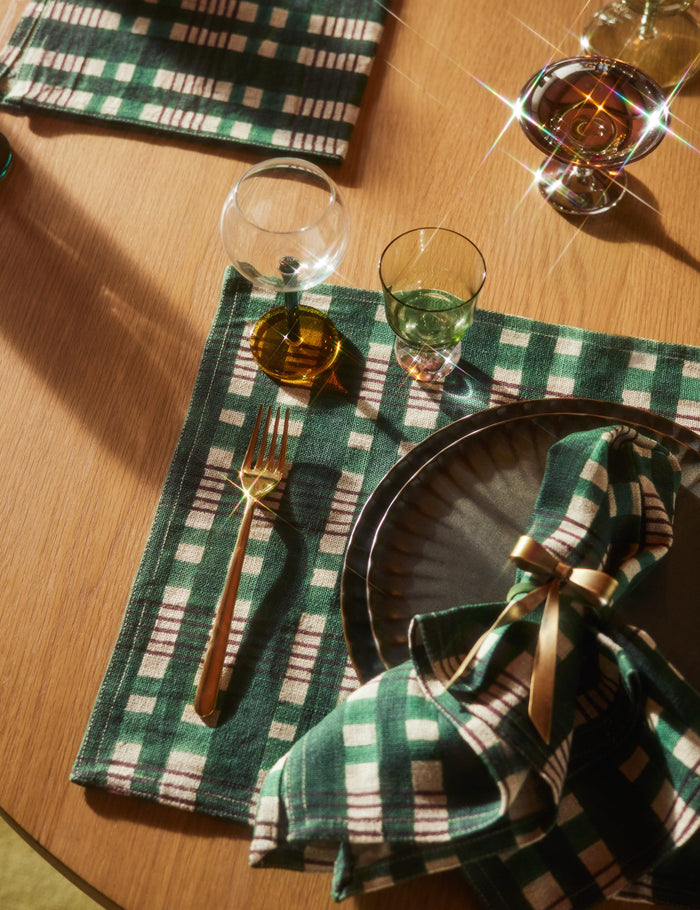 #color::polished-gold #style::20-piece-set #style::5-piece-set