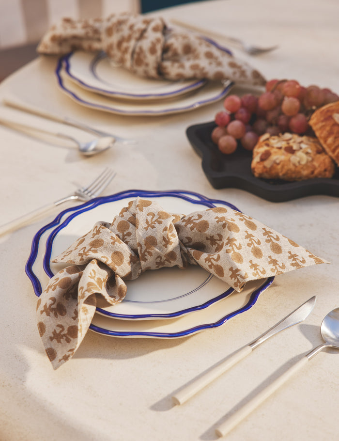 #style::napkin--set-of-4 #color::rust