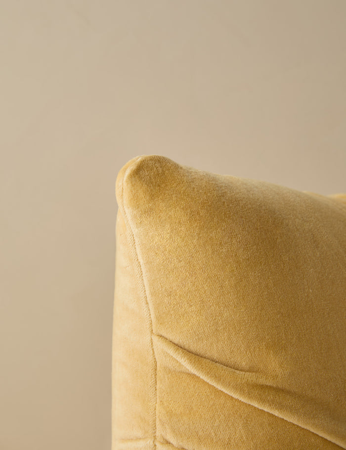 #color::buttercream #style::lumbar