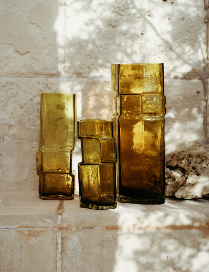 #color::amber #size::small