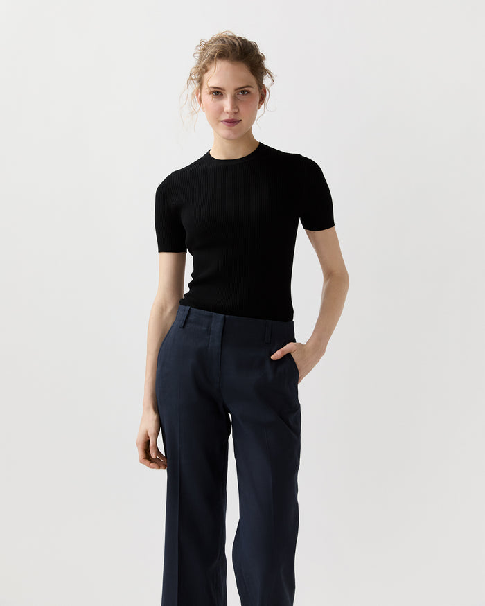 Nia Tee in Black Cotton