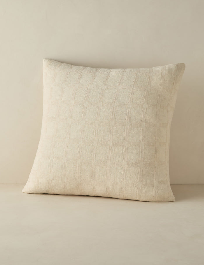 #color::cream #size::euro