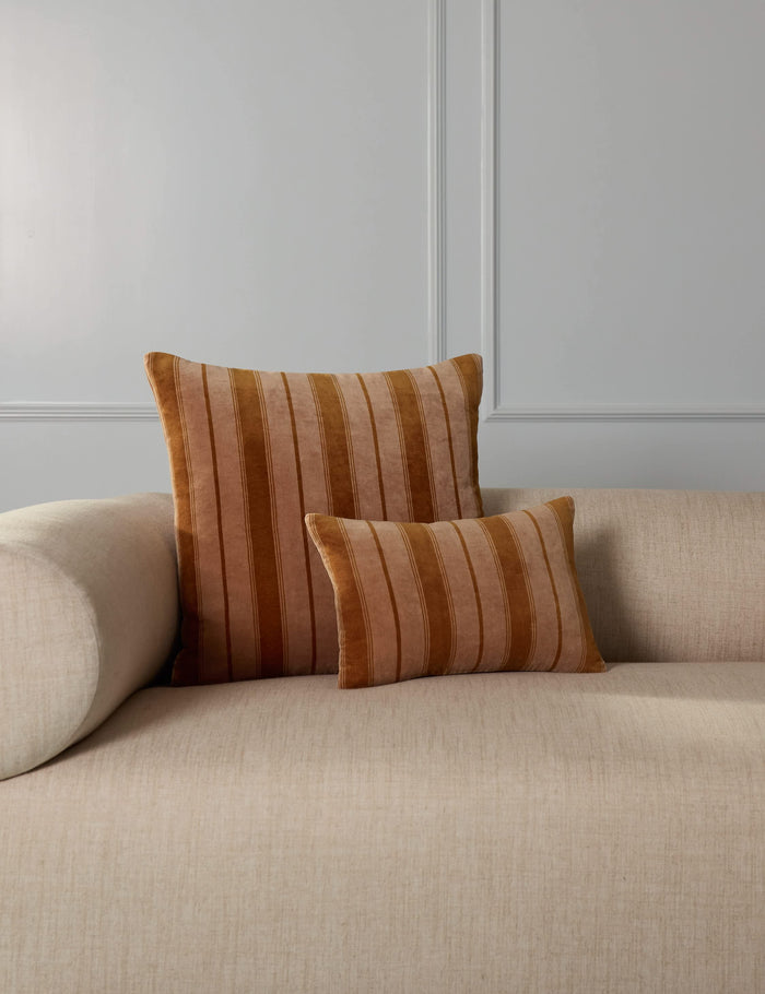 #color::marigold-and-blush #style::lumbar #style::square