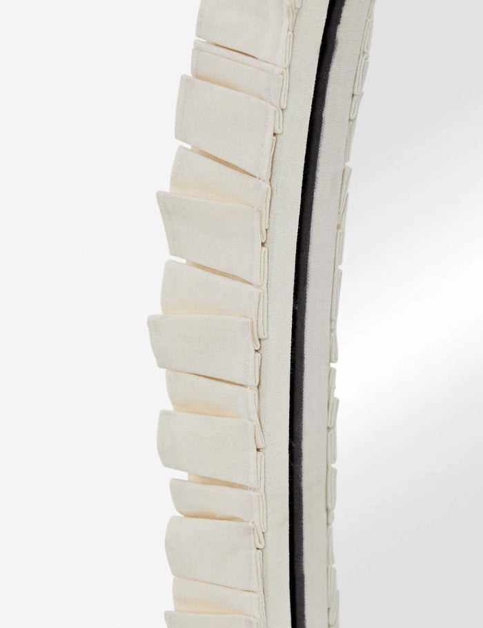 #color::ivory