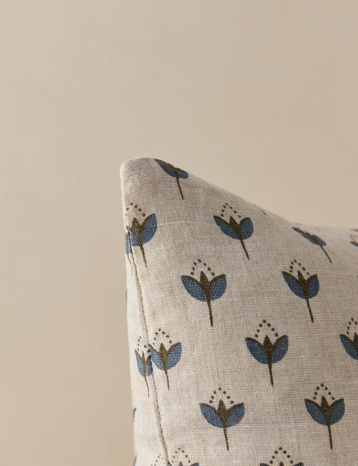 #color::fern-and-denim #style::square #style::lumbar