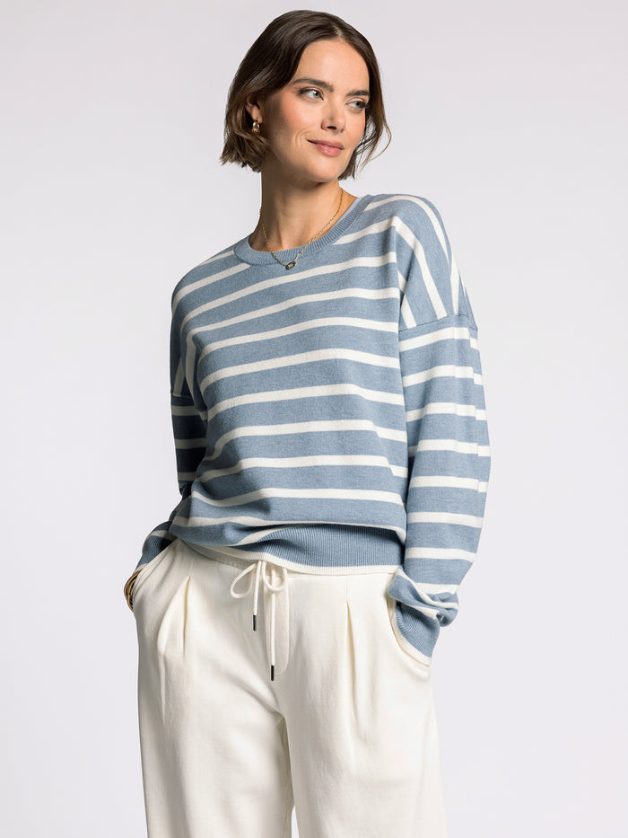 #color_dusty-blue-ivory