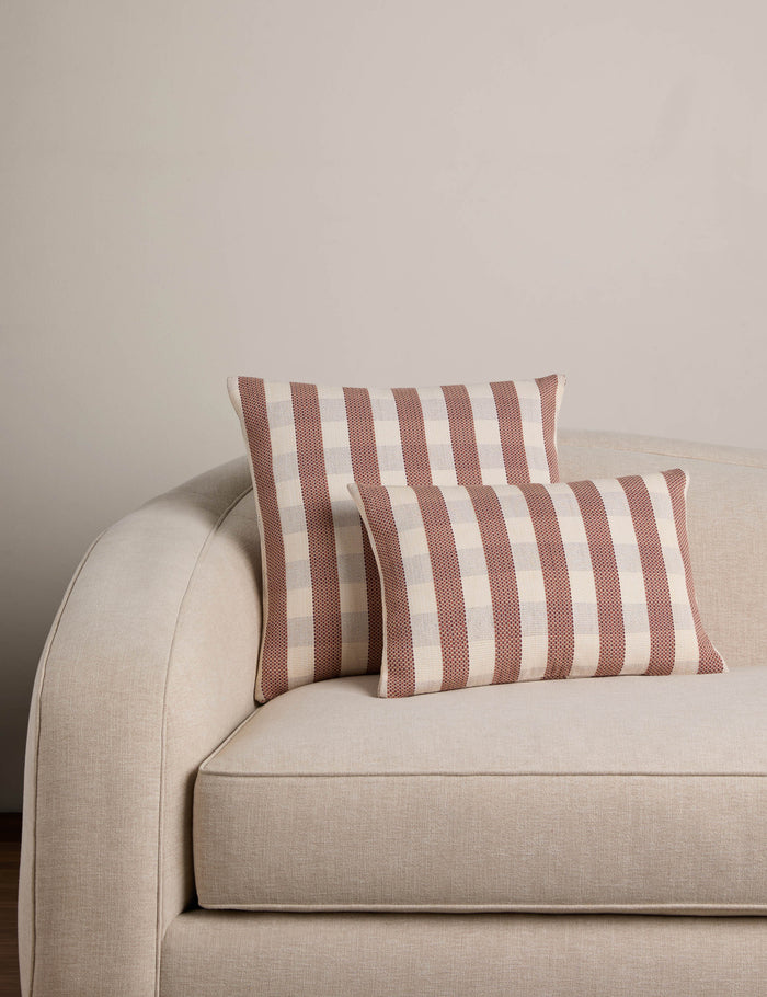 #color::berry #style::square #style::lumbar