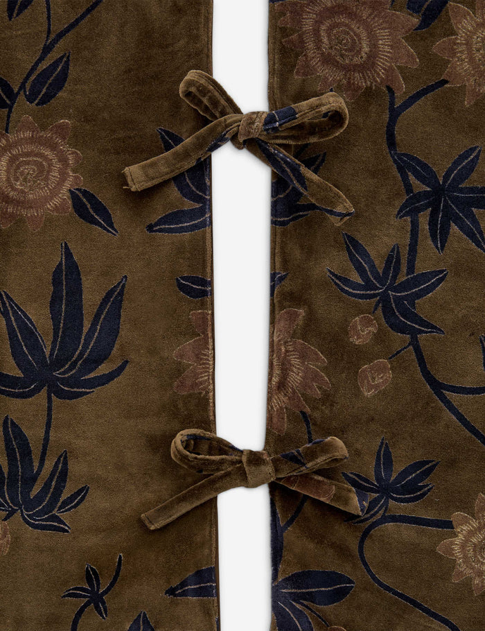#color::taupe