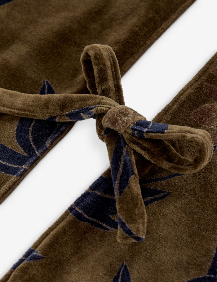 #color::taupe