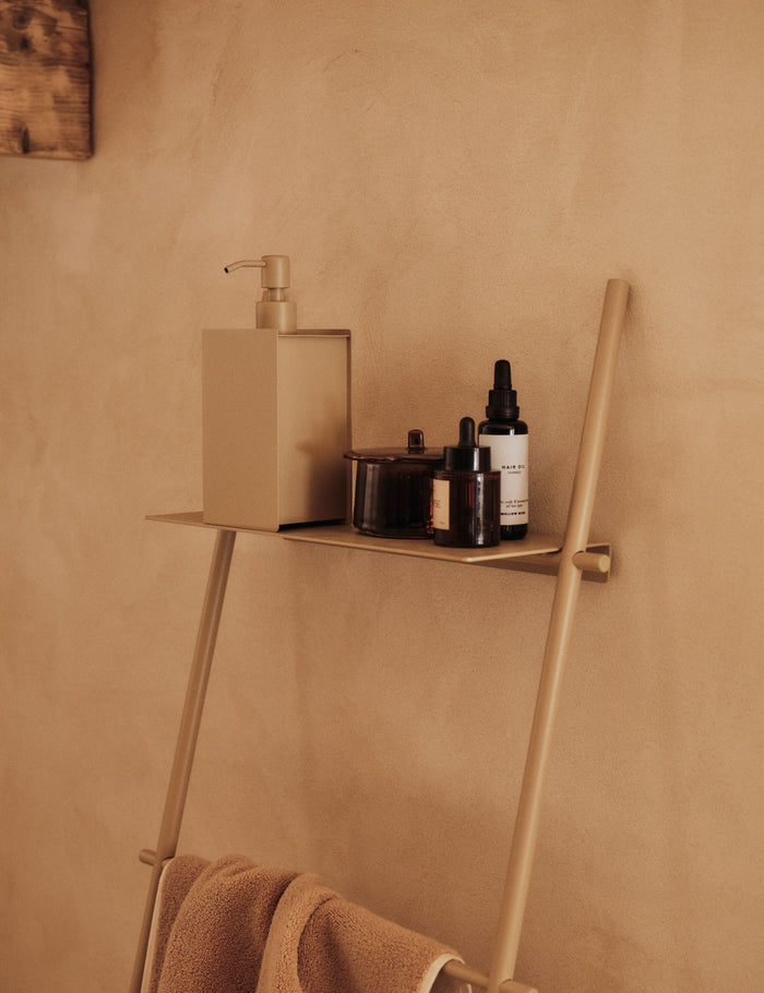 #color::sand #style::soap-pump